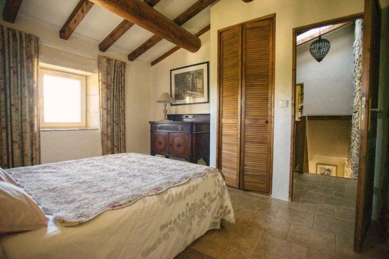 Maison De Charme Dans Domaine 17Eme Тараскон Екстериор снимка